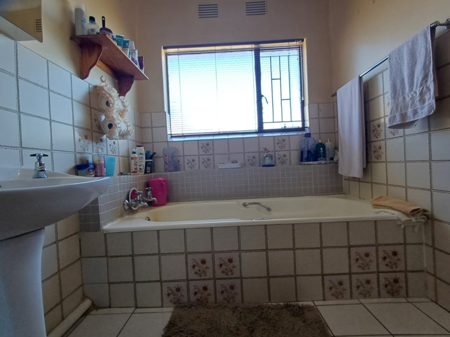 3 Bedroom Property for Sale in Meiringspark Ext 4 North West
